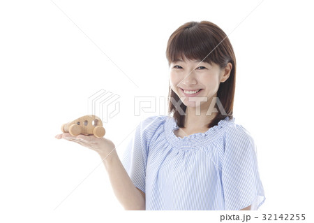 カーライフイメージの女性 カーライフイメージの女性 32142255