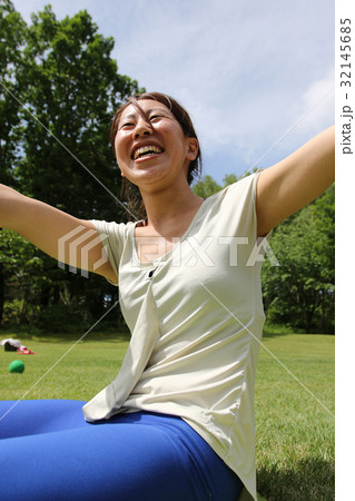 ピラティス　ヨガ 32145685