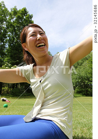 ピラティス　ヨガ 32145686