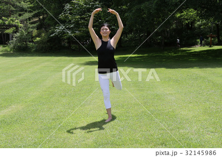 バレトン　ヨガ 32145986