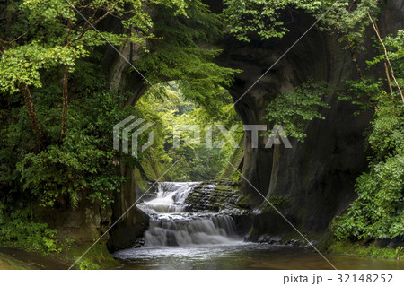 千葉県君津市　濃溝の滝 32148252