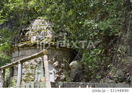 重要文化財　雌滝取水堰堤　近代化遺産　布引の滝 32148890