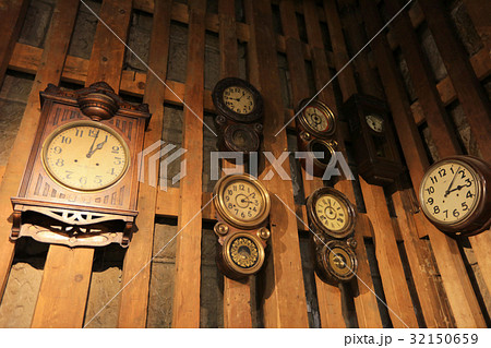 Otaru Clocki at the brick wall 32150659