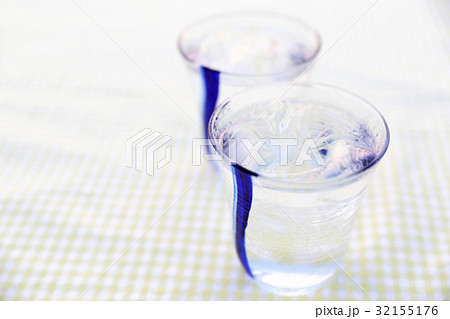 氷水　グラス 32155176