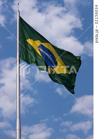 Brazil's flag 32156034