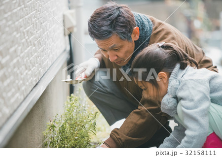 aged man aged man 32158111