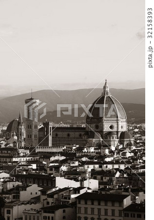 Florence Cathedral skyline in black and white 32158393