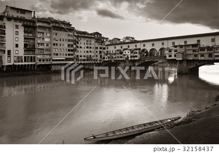 Florence Ponte Vecchio 32158437