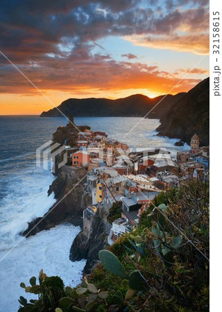 Vernazza sunset in Cinque Terre Vernazza sunset in Cinque Terre 32158615