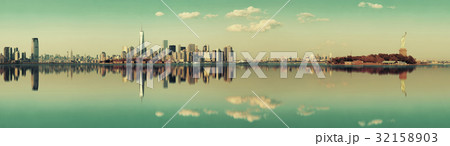 Manhattan downtown skyline 32158903