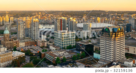 Vancouver rooftop view 32159136