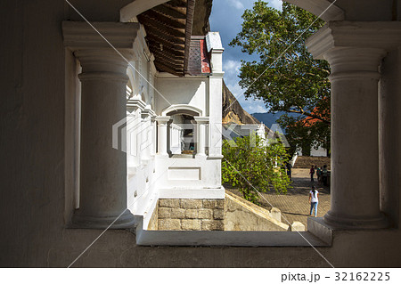 Sri Lanka Sri Lanka 32162225