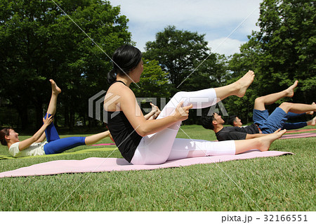 ピラティス　ヨガ 32166551