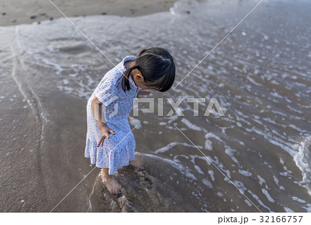 Small little Thai girl 32166757