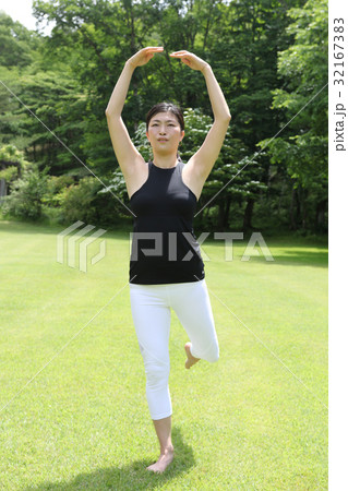 バレトン　ヨガ 32167383