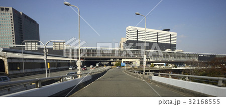 新御堂筋　新大阪駅　町並み　車から 32168555