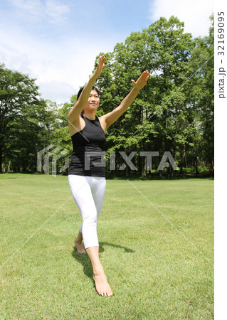 バレトン　ヨガ 32169095