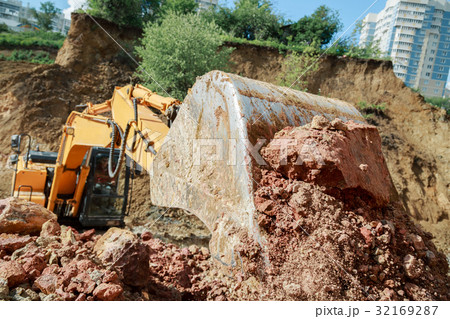 Excavator bucket close-up 32169287