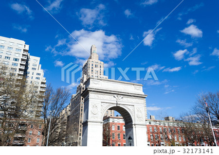 Arch in Washington Square park 32173141