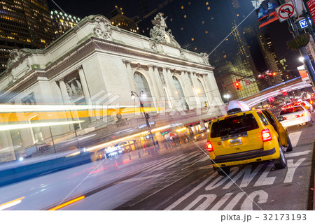 Grand Central Terminal facade from Park Avenue 32173193