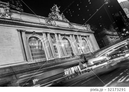 Grand Central Terminal facade from Park Avenue 32173291