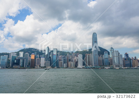 香港　ビクトリア・ハーバーと香港島 32173622
