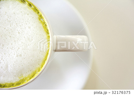 Top view of green tea foam matcha latte 32176375