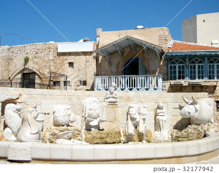 Jaffa Fountain with sculptures of zodiac signs2011 32177942
