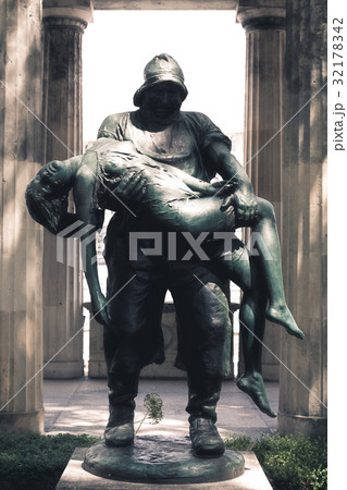 sculpture of a man holding a woman fisher saving  32178342