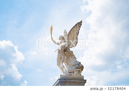 Angel in heaven, statue with cloud sky background 32178404