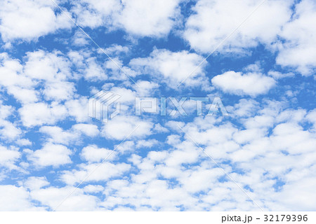 雲のバックグラウンド 32179396