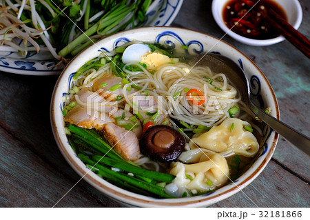 Vietnam food, egg noodle soup with wontons Vietnam food, egg noodle soup with wontons 32181866