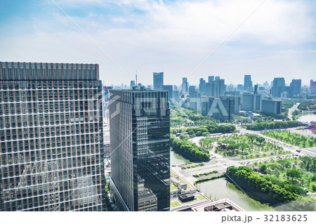 東京駅　皇居方面　馬場先濠 32183625