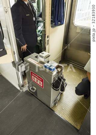 JR宗谷本線各駅停車車両内部 JR宗谷本線各駅停車車両内部 32183930