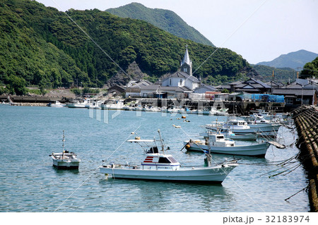 天草 崎津の海と街並み 天草 崎津の海と街並み 32183974