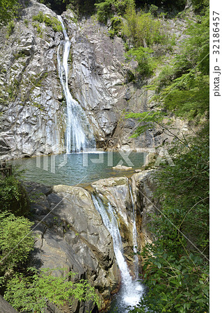 布引の滝　雄滝　夫婦滝 32186457