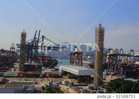 Containers in Hong Kong Kwai Chung  32188751