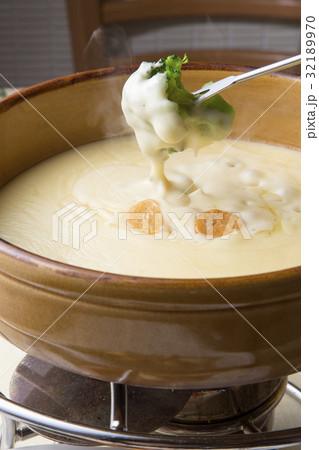 チーズフォンデュ 32189970