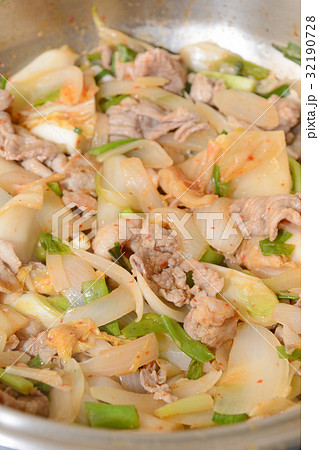 おいしいキムチ肉野菜炒め 32190728