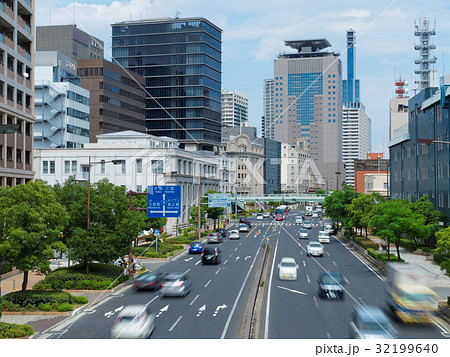 神戸海岸通 旧居留地の建物と国道２号線 32199640