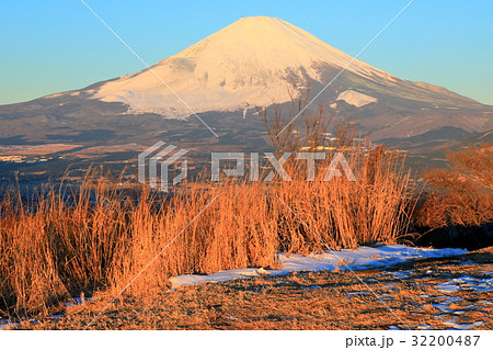 箱根・矢倉岳から見る朝焼けの富士山 32200487