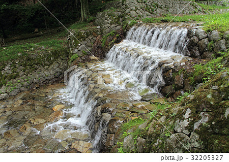 牛伏川のフランス式階段工 内務省1号堰堤付近 牛伏川のフランス式階段工 内務省1号堰堤付近 32205327