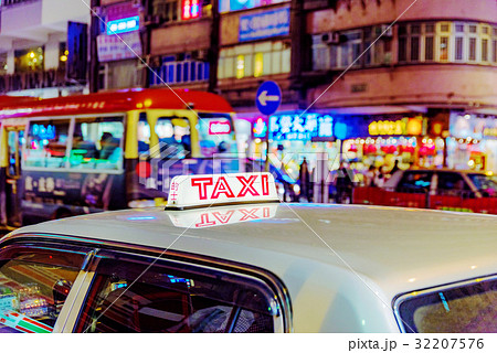 Hong Kong taxi 32207576