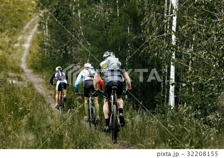 group athletes cyclist group athletes cyclist 32208155