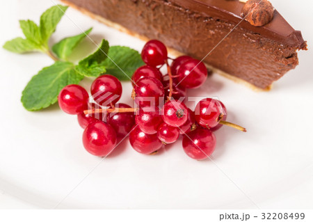 Chocolate cheesecake with hazelnuts. Chocolate cheesecake with hazelnuts. 32208499