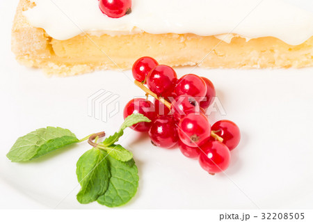Lemon pie with sweet cream closeup. 32208505