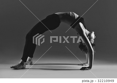 Girl dancer warming up 32210949