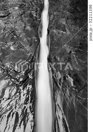The Crack The Crack 32211396