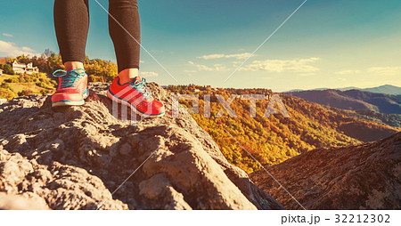Woman at the edge of a cliff 32212302