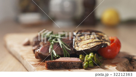 piece of rib eye steak with vegetables 32212363